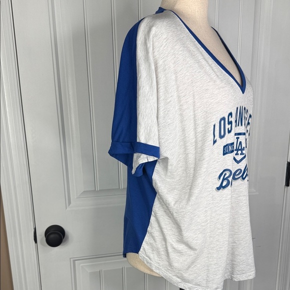 MAJESTIC Los Angeles Dodgers Baseball Since 1958 V-Neck Women's Size XXL - Picture 4 of 10